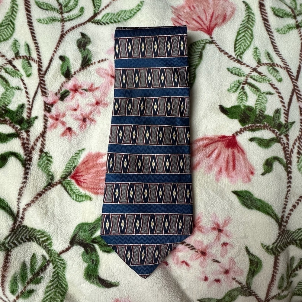 Geoffrey Beene Navy and Pink Geometric Tie
